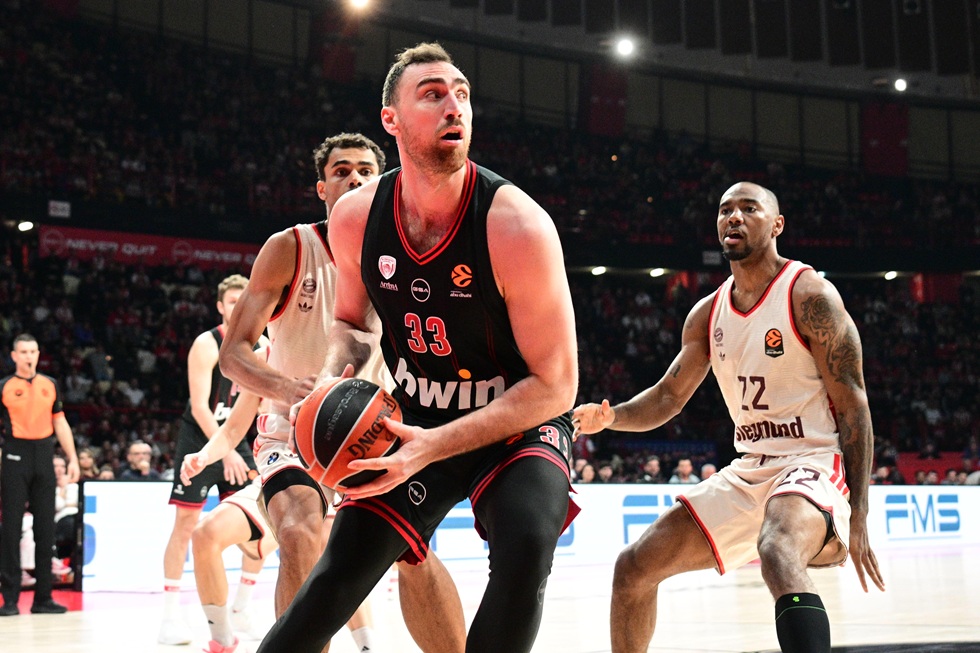 Μιλουτίνοφ: «Απολαμβάνω να παίζω με αυτούς τους συμπαίκτες σε αυτή την ομάδα»