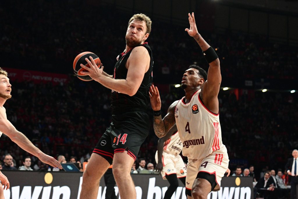 Το πιο… Σάσα Βεζένκοφ στατιστικό στη Euroleague: 25 πόντους με 1 ντρίμπλα και… MVP (vid)