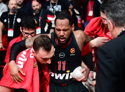 «Πάγωσε» το ΣΕΦ με τον Μόντε Μόρις: Αποχώρησε τραυματίας – Δείτε βίντεο