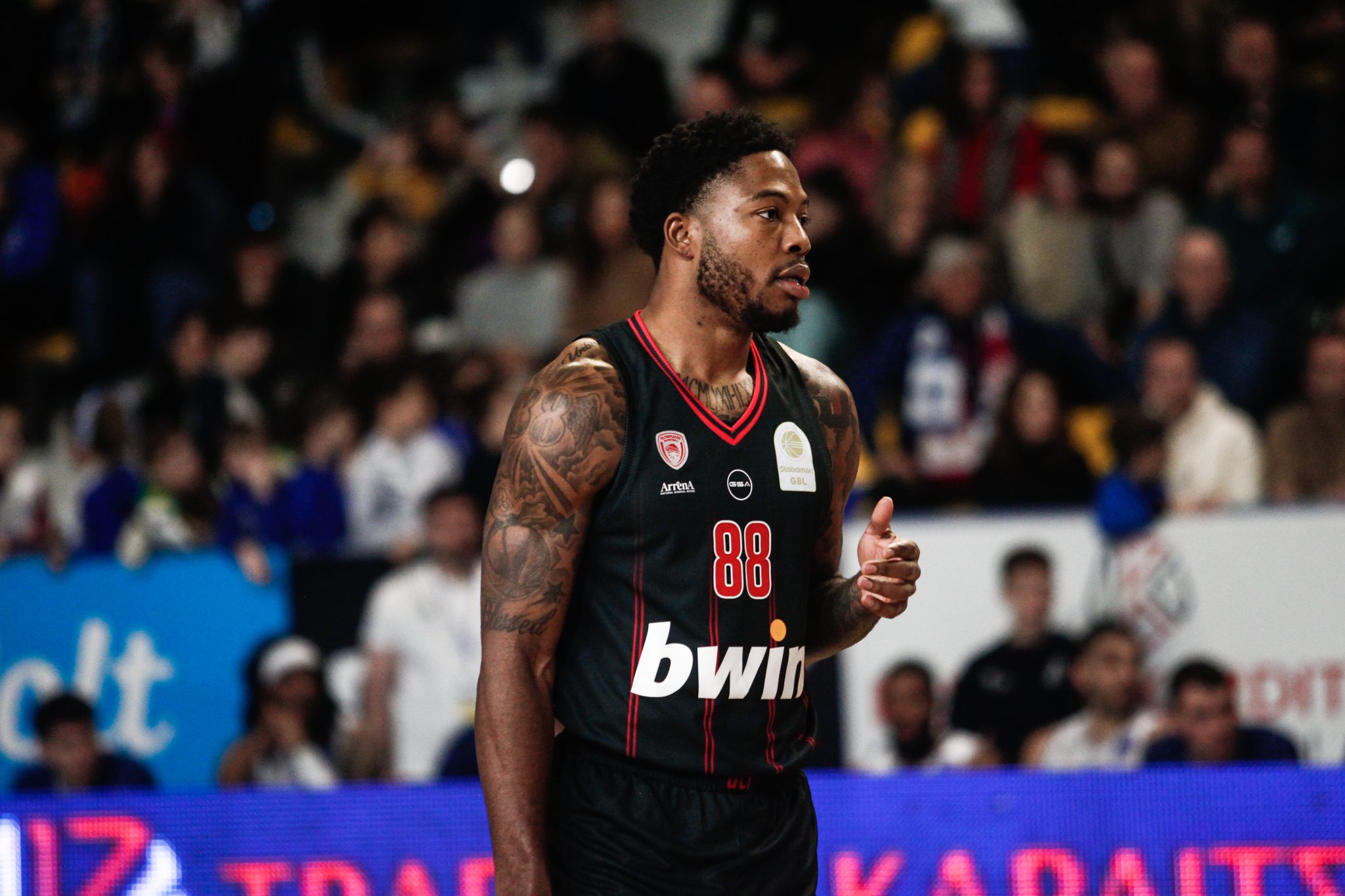 Τζόουνς: «Είμαι χαρούμενος που είμαι εδώ και μπορώ να παίξω πάλι μπάσκετ – Σπουδαίος οργανισμός ο Ολυμπιακός»