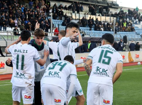 Απίστευτη ασυνεννοησία μεταξύ Σόρια και Σιαμπάνη, αυτογκόλ ο Βόλος κόντρα στον Λεβαδειακό (vids)