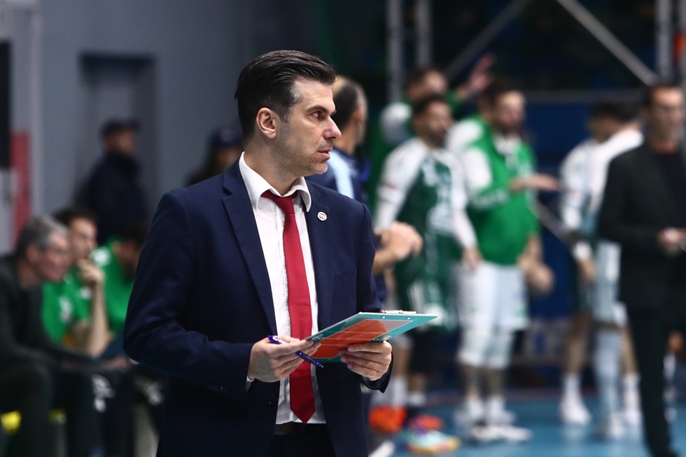 Βουρδέρης: «Έχουμε παίκτες για τέτοια μεγάλα παιχνίδια – Αν δεν πέσει η τελευταία μπάλα δεν τελειώνει τίποτα»