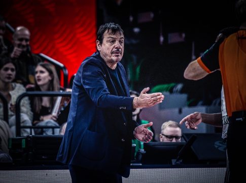 Συνέντευξη Τύπου μόλις μερικών δευτερολέπτων από τον Αταμάν