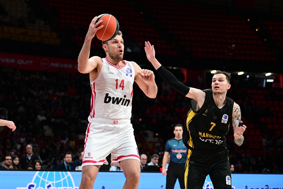 Βεζένκοφ: «Η νίκη με τον Παναθηναϊκό μάς έδωσε ώθηση»