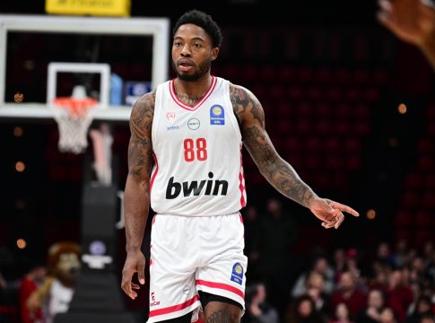 Τζόουνς: «Όσο είμαι ο εαυτός μου και παίζω σκληρά, νομίζω ότι θα το εκτιμήσει ο κόσμος»