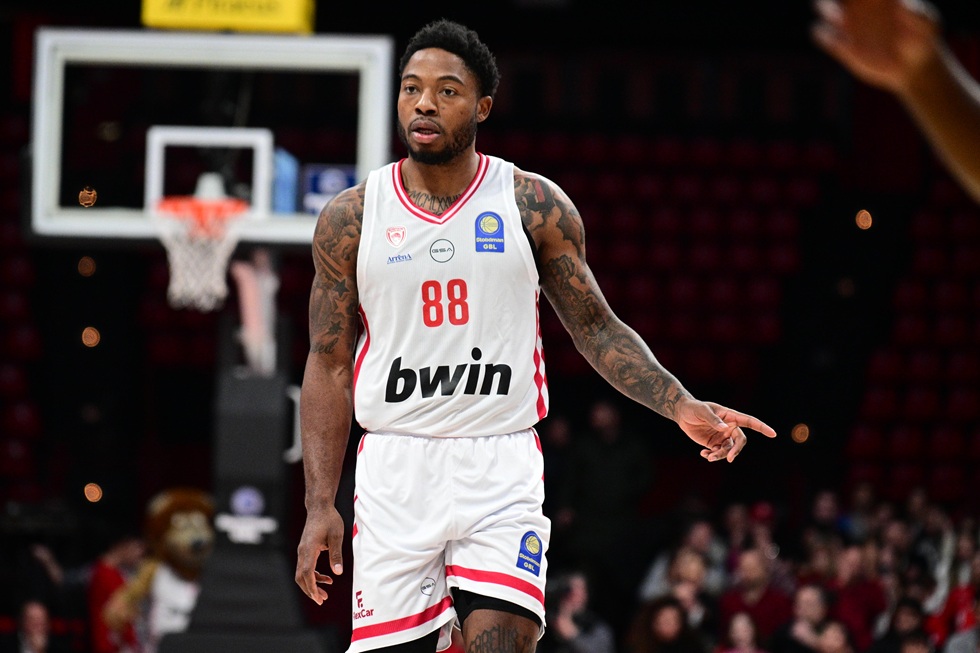 Τζόουνς: «Όσο είμαι ο εαυτός μου και παίζω σκληρά, νομίζω ότι θα το εκτιμήσει ο κόσμος»