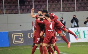 ΑΕΛ Novibet – Άρης 1-0: «Ανάσαναν» οι Θεσσαλοί, «καταρρέουν» οι Θεσσαλονικείς