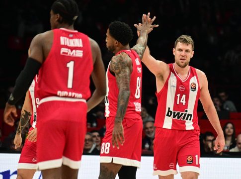 Ολυμπιακός – Μακάμπι Τελ Αβίβ 100-97: Ακόμη μία «κατοστάρα» με 28άρη Βεζένκοφ