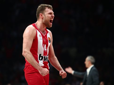 Ο «paint protector» Σάσα Βεζένκοφ: Το απίθανο step up του σταρ του Ολυμπιακού και στην άμυνα (pics, vids)