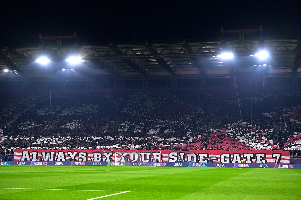 Ολυμπιακός: «Παράνοια» για το Άμστερνταμ – Χιλιάδες αιτήσεις για εισιτήριο από τον κόσμο