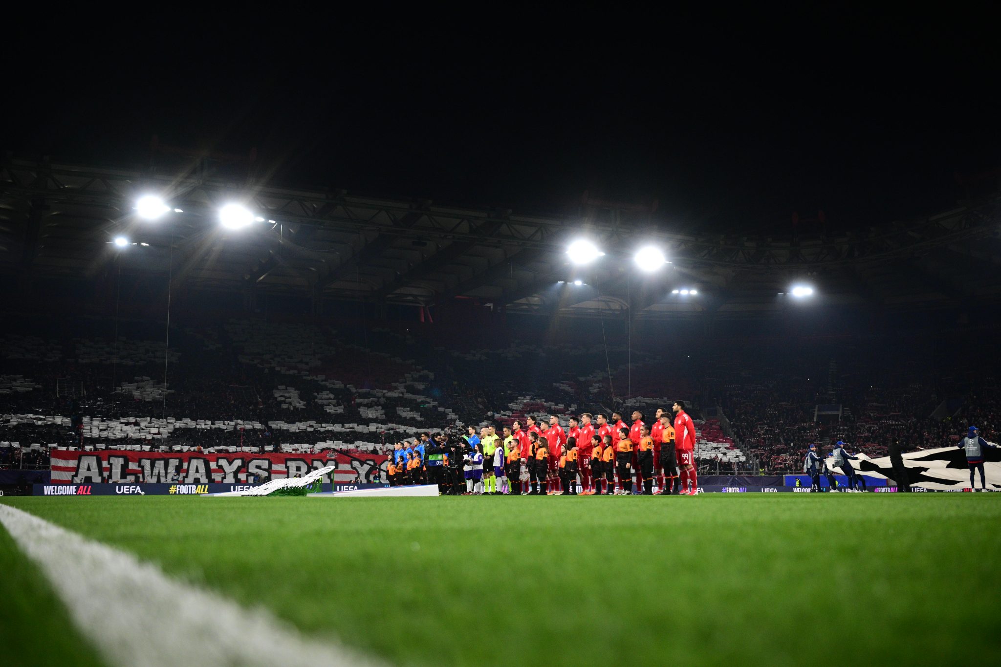 Τo απίθανο κορεό των οπαδών του Ολυμπιακού (vid)