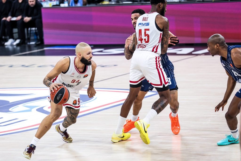 Ολυμπιακός: Το σχήμα χωρίς καθαρό playmaker, o «primary handler» Φουρνιέ και ο… ιδανικός Τζόουνς (vids)