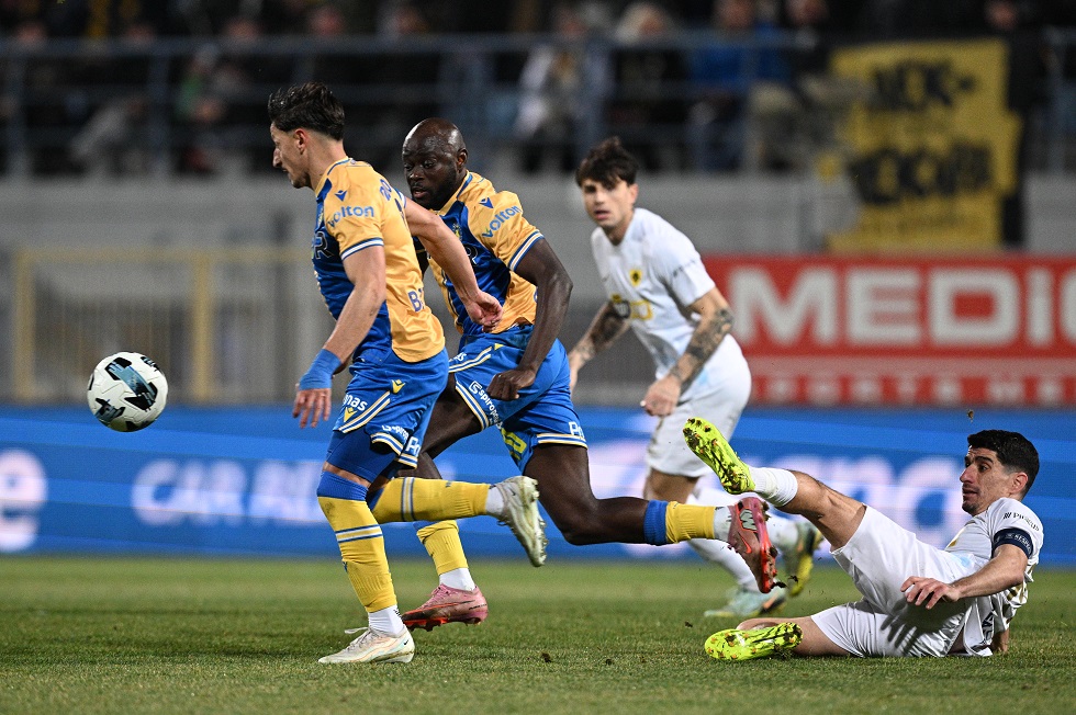 Αστέρας Τρίπολης – ΑΕΚ: Οι Αρκάδες φωνάζουν για επιθετικό φάουλ πριν το γκολ της Ένωσης (vid)