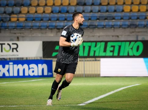 Θωμάς Στρακόσα: Απόκρουση για highlight, σεζόν για MVP (pics & vids)