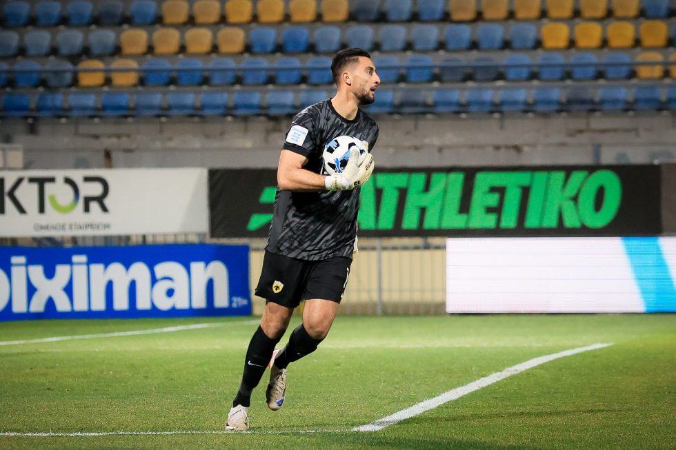 Θωμάς Στρακόσα: Απόκρουση για highlight, σεζόν για MVP (pics & vids)