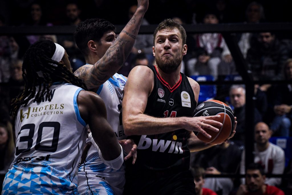 Αυτή είναι η ποινή στον Βεζένκοφ για το επεισόδιο με τον Πετρόπουλο – Τότε θα εκτίσει