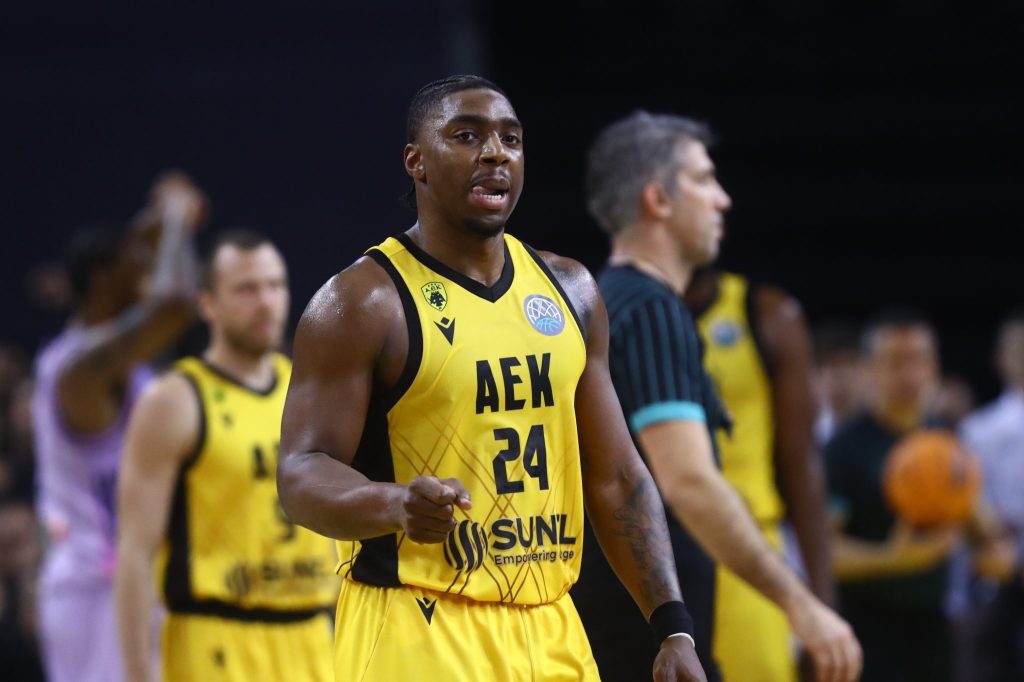 Ο Μπάρτλεϊ «έσβησε» ήδη τον Χέιλ και οδηγεί την ΑΕΚ δικαιώνοντας τον Σάκοτα (pic & vids)