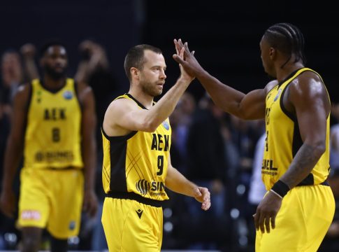ΑΕΚ – Άλμπα Βερολίνου 88-80: Την… έλιωσε στην τέταρτη περίοδο και πήρε σπουδαία νίκη η Ένωση