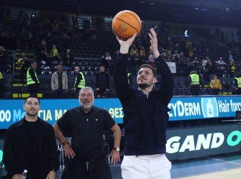 Ο Γιόβιτς έριξε σουτάκια στη «Sunel Arena» και αποθεώθηκε από τον κόσμο της ΑΕΚ (pics)