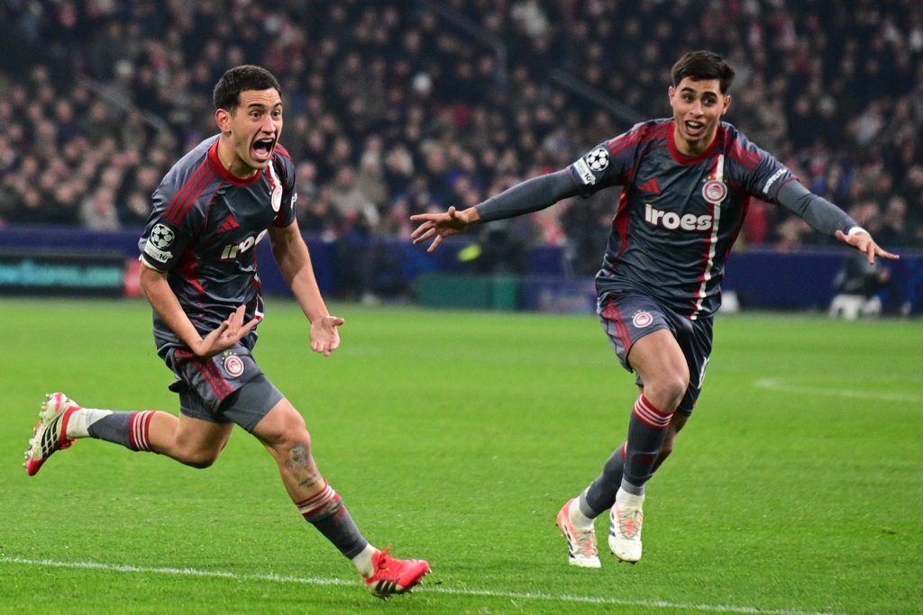 Μέγας Έσε έκανε το 2-1 για τον Ολυμπιακό (vids)