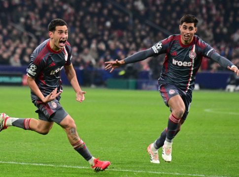 Μέγας Έσε έκανε το 2-1 για τον Ολυμπιακό (vids)