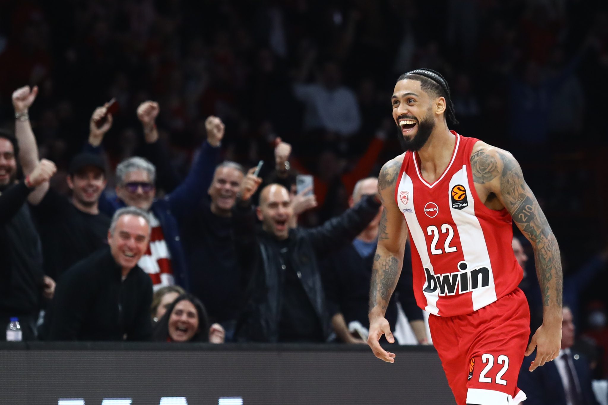 Ολυμπιακός – Μπαρτσελόνα 87-75: «Τρένο» που δεν σταματάει οι «ερυθρόλευκοι»