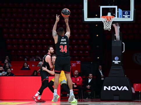 Το πρώτο καλάθι του Τζόσεφ με τα «ερυθρόλευκα» – Δείτε το βίντεο