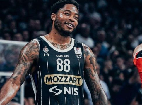 Δεν χάνει χρόνο ο Τζόουνς – Πότε αναμένεται στην Ελλάδα για τον Ολυμπιακό ο Αμερικανός