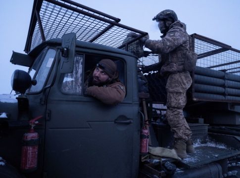 Ουκρανία: Το εδαφικό στις τριμερείς συνομιλίες στο Αμπού Ντάμπι – Επιμένει για το Ντονμπάς το Κρεμλίνο