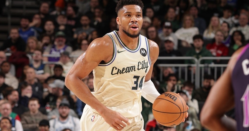 «Αρνητικοί σε οποιαδήποτε κουβέντα για ανταλλαγή του Αντετοκούνμπο οι Μπακς» (pic)