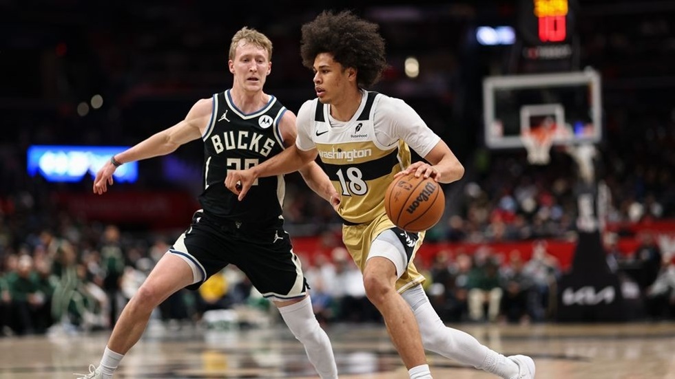 Τέταρτη σερί ήττα για τους Μπακς (109-99) – Πήραν τη ματσάρα με τους Μάβερικς οι Χόρνετς (121-123)