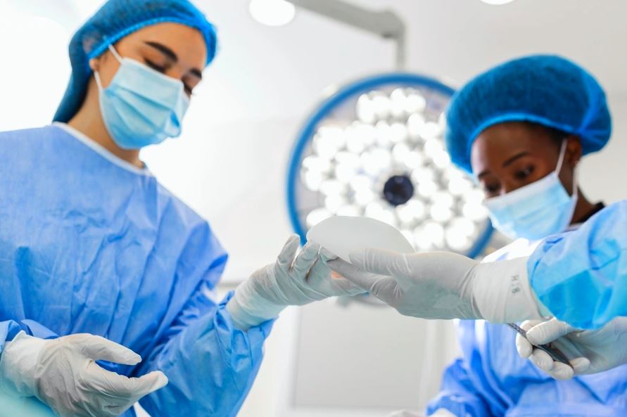 Δισεκατομμυριούχος πέθανε σε επέμβαση αύξησης πέους