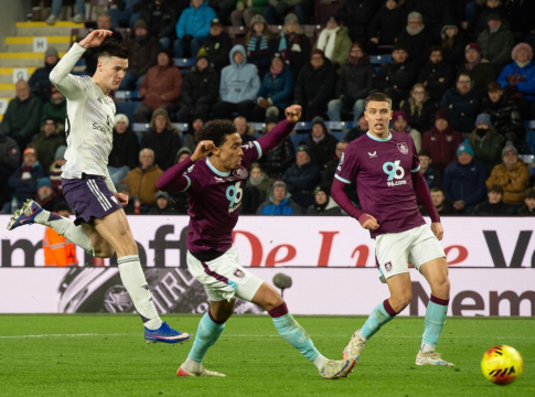 «Γκέλα» για την ανώτερη Γιουνάιτεντ (2-2) – Μυθική ανατροπή στις καθυστερήσεις η Νιούκαστλ (4-3)