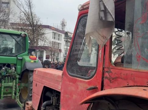 Αποχώρησαν από το μπλόκο της Νίκαιας οι αγρότες – «Θα συνεχίσουμε τον αγώνα και με άλλες μορφές»