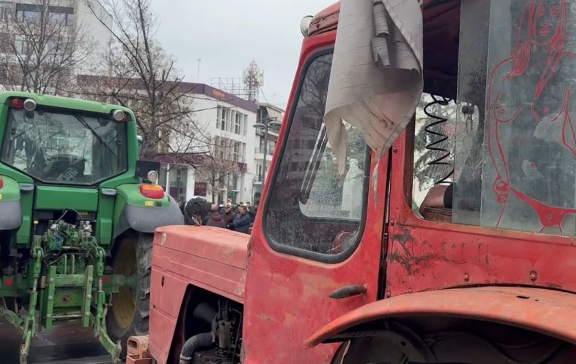 Αποχώρησαν από το μπλόκο της Νίκαιας οι αγρότες – «Θα συνεχίσουμε τον αγώνα και με άλλες μορφές»