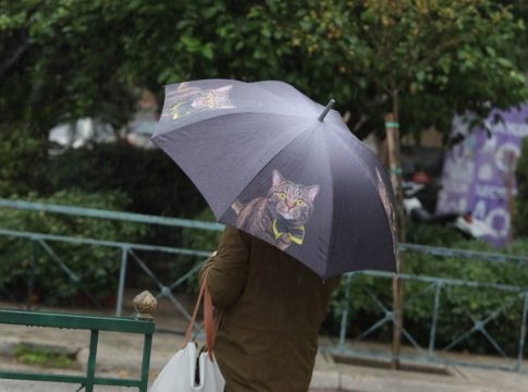 Καιρός: Αίθριος με σποραδικές καταιγίδες – Σε ποιες περιοχές θα βρέξει
