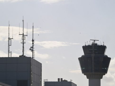Ερωτήματα για το τεχνικό πρόβλημα στο FIR Αθηνών, «κεραυνοί» των ελεγκτών εναέριας κυκλοφορίας