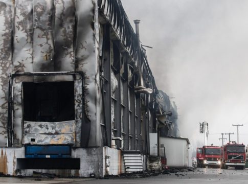 Τραγωδία στα Τρίκαλα: Βρέθηκε και η πέμπτη σορός στο κατεστραμμένο εργοστάσιο