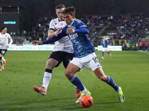 Βαθμός στο φινάλε για την Κόμο του Δουβίκα κόντρα στην Μπολόνια (1-1) – Χορταστική ισοπαλία για Ουντινέζε και Πίζα (2-2)