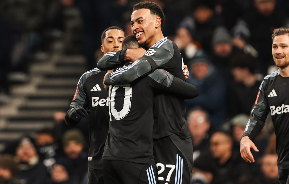 Η Άστον Βίλα απέκλεισε την Τότεναμ (1-2) – Στην επόμενη φάση Μπρίστολ, Μπέρμιγχαμ και Γκρίμσμπι