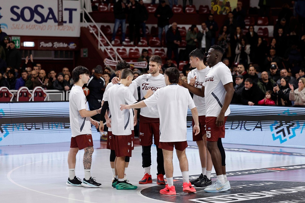 Νέο ματς… παρωδία για την Τραπάνι: Έμεινε με έναν παίκτη και το παιχνίδι έληξε στο 4′ (pic, vids)