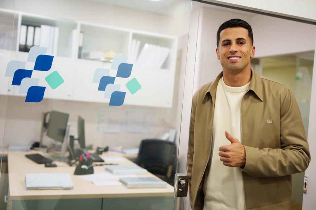 Πέρασε τα ιατρικά και υπογράφει στην Μπαρτσελόνα ο Κανσέλο (vid)