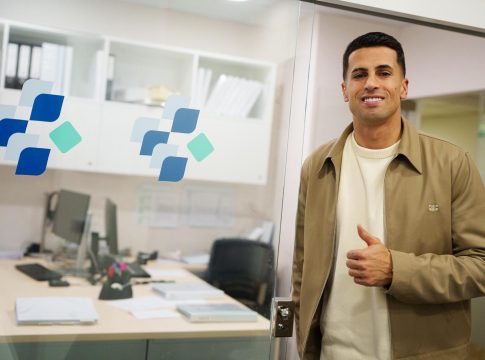 Πέρασε τα ιατρικά και υπογράφει στην Μπαρτσελόνα ο Κανσέλο (vid)