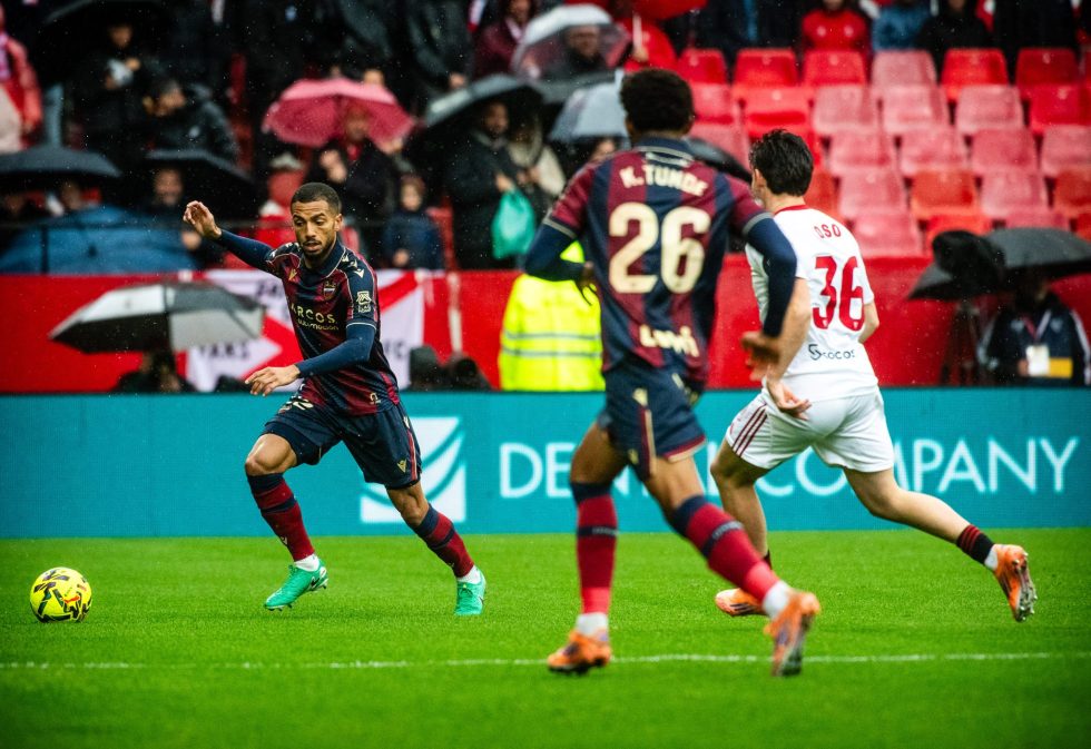 Σεβίλλη – Λεβάντε 0-3: Βαριά ήττα από την ουραγό και ο Αλμέιδα με την πλάτη στον τοίχο