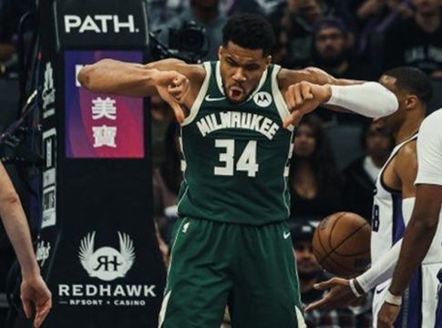 Κινγκς – Μπακς 98-115: «Διπλός» Γιάννης και τα «ελάφια» πέρασαν από το Σακραμέντο