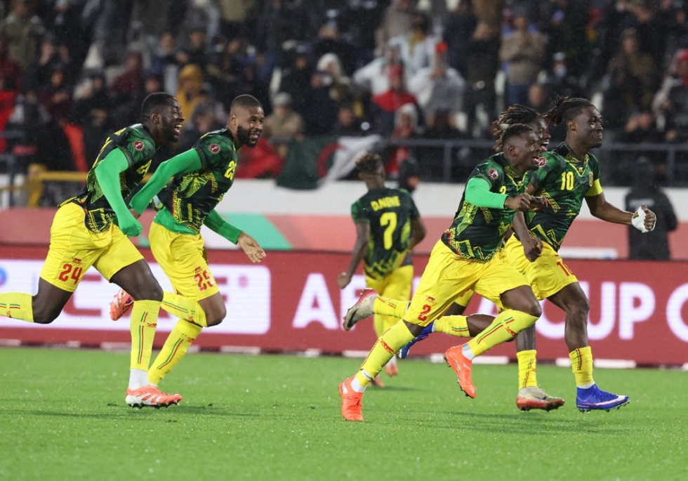 Μάλι – Τυνησία 1-1 (3-2 πεν.): Άντεξε με δέκα παίκτες και πήρε την πρόκριση στα πέναλτι