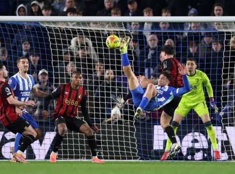 Απίθανο γκολ με ψαλιδάκι από τον Κωστούλα κόντρα στην Μπόρνμουθ (Vid)