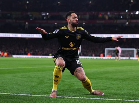 Άρσεναλ – Μάντσεστερ Γιουνάιτεντ 2-3: Την «πάτησε» μέσα στο σπίτι της και έβαλε… φωτιά στην κορυφή