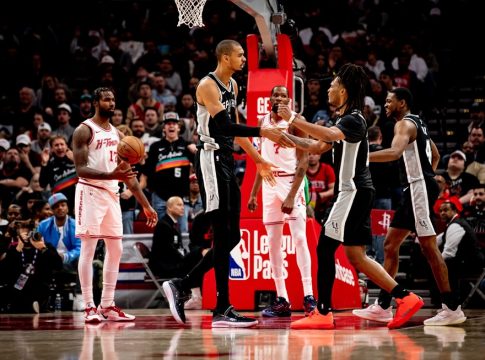 Πήραν το ντέρμπι του Τέξας οι Σπερς (99-111) – Συντριβή για τους Λέικερς του ΛεΜπρόν στο Κλίβελαντ (99-129)