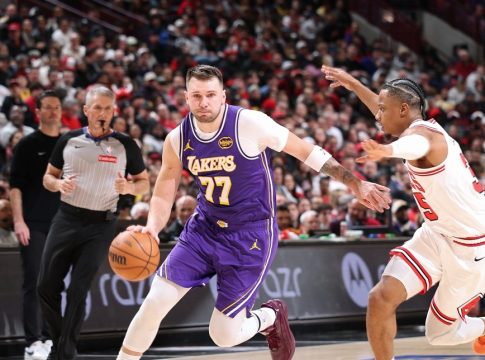 Πέρασαν από το Σικάγο με… όργια Ντόντσιτς οι Λέικερς (118-129) – Νίκη με 30άρες από Ντουράντ και Σενγκούν για τους Ρόκετς (108-99)
